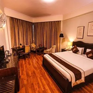 *** Hotel Luxera & India